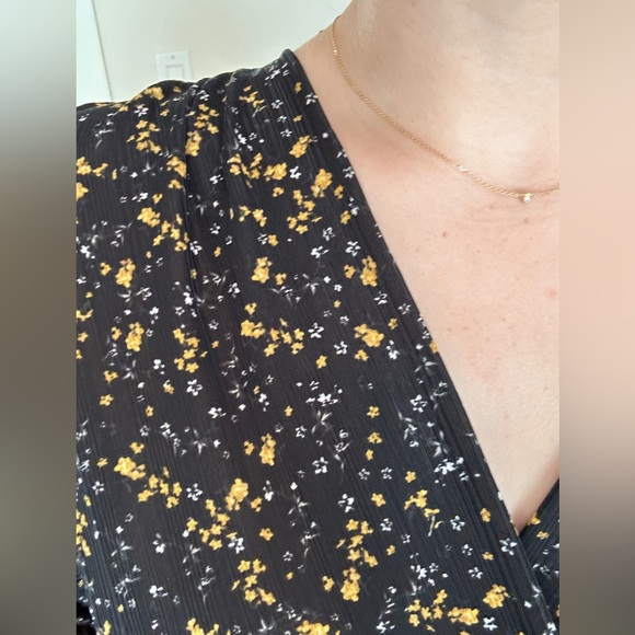 Dynamite Long sleeve floral top - Picture 7 of 8